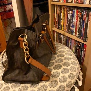 Michael kors signature handbag/ purse/ like new!!